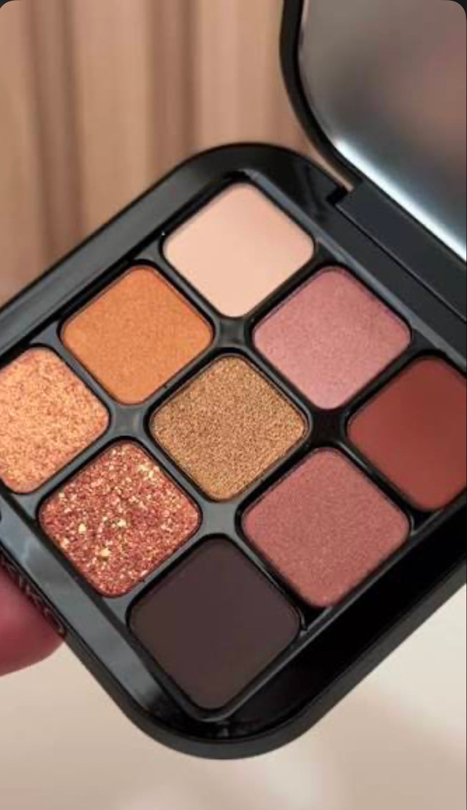 Glamour multi Finish Eyeshadow Palette kiko 02