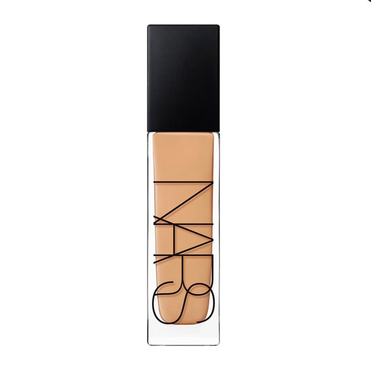 Fond de teint Nars couvrant longue tenue